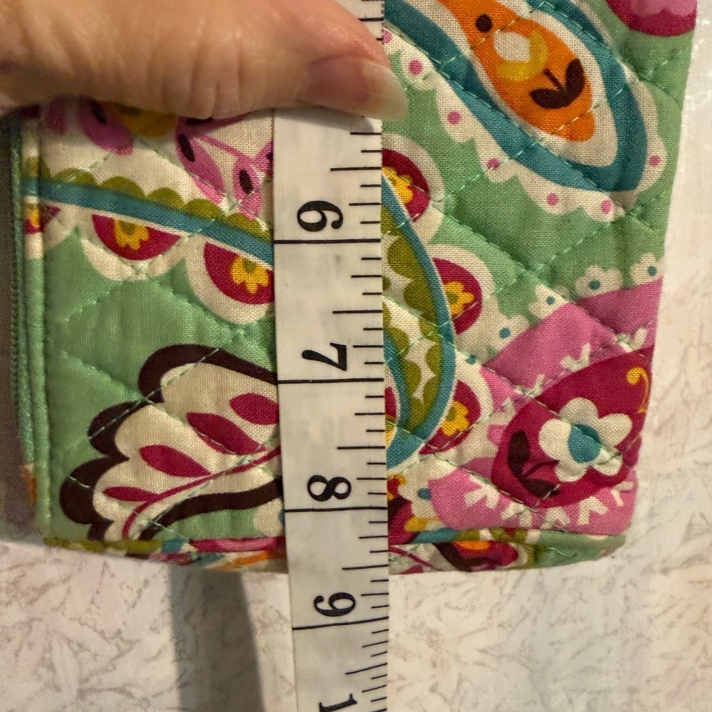 Vera Bradley Clutch, Smart Phone Floral Wristlet In Tutti Fruity, Ultra Feminine - Picture 6 of 8